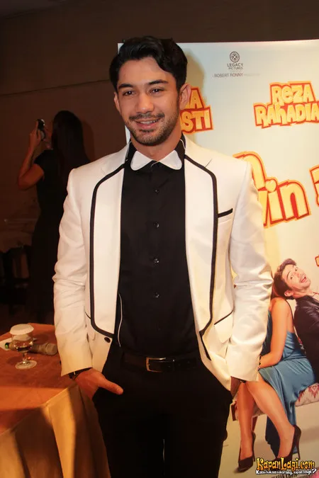 Foto Reza Rahadian