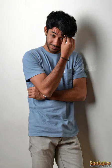 Foto Reza Rahadian