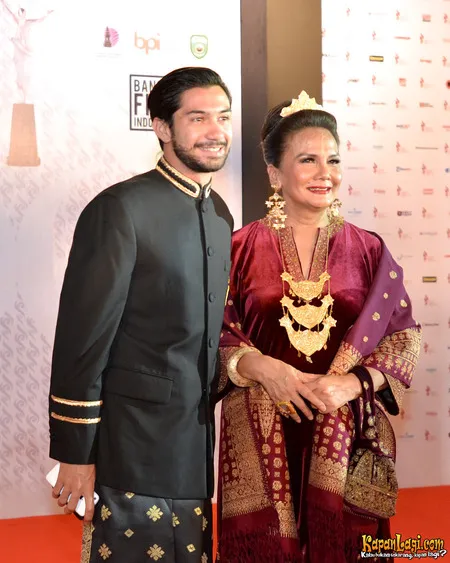Foto Reza Rahadian