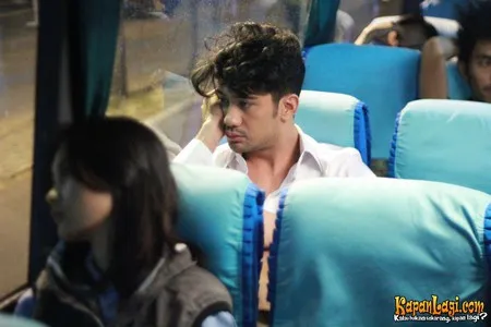 Foto Reza Rahadian