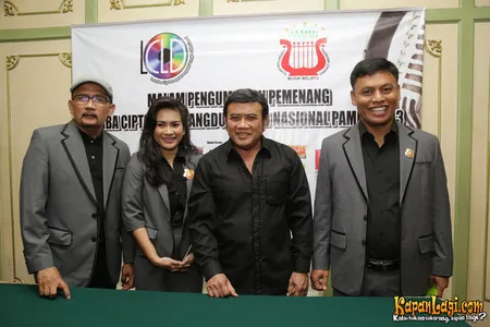 Foto Rhoma Irama