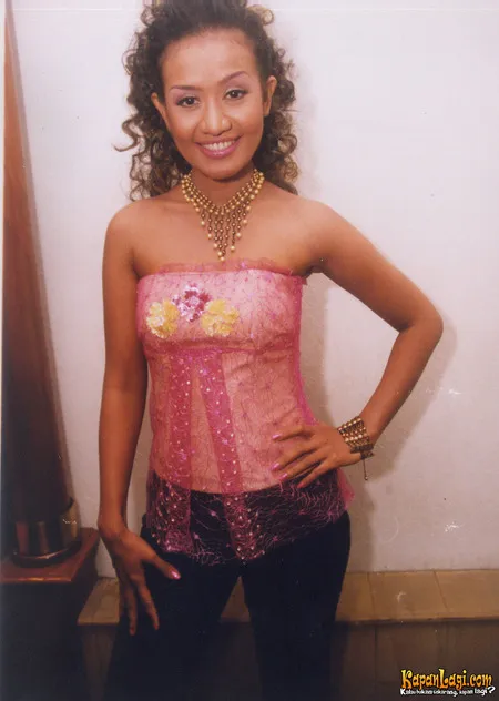 Foto Ria Warna