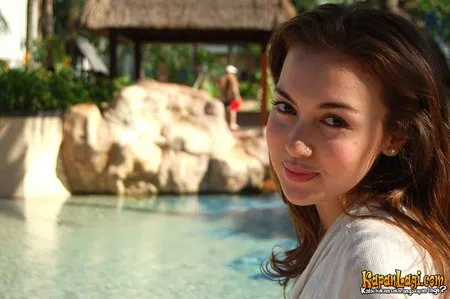 Foto Rianti Cartwright. Nomor Foto: 410