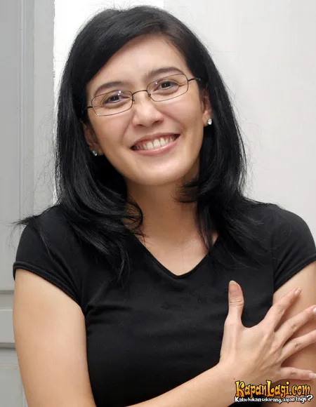Foto Rieke Dyah Pitaloka