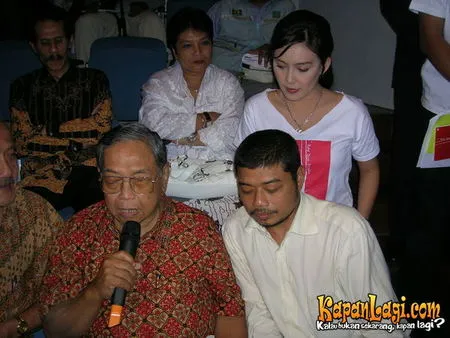 Foto Rieke Dyah Pitaloka