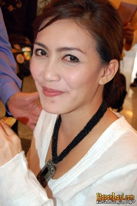 Foto Rieke Dyah Pitaloka