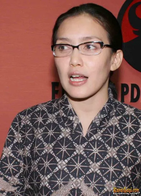 Foto Rieke Dyah Pitaloka