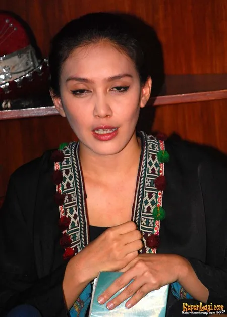Foto Rieke Dyah Pitaloka