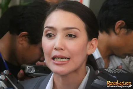 Foto Rieke Dyah Pitaloka