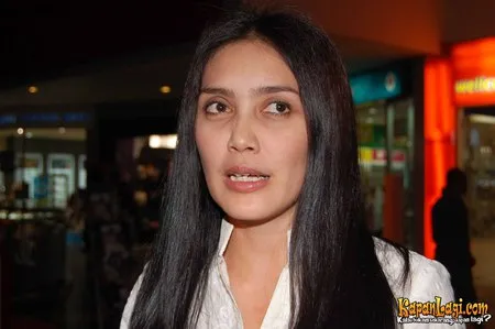 Foto Rieke Dyah Pitaloka