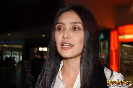 Foto Rieke Dyah Pitaloka