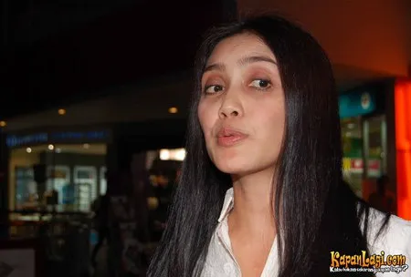 Foto Rieke Dyah Pitaloka
