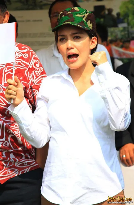 Foto Rieke Dyah Pitaloka