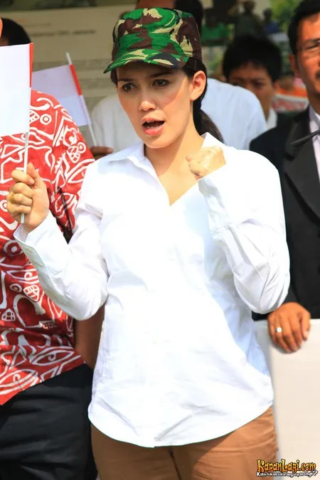 Foto Rieke Dyah Pitaloka