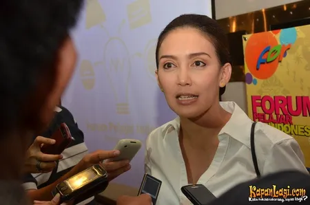 Foto Rieke Dyah Pitaloka