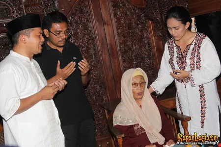 Foto Rieke Dyah Pitaloka