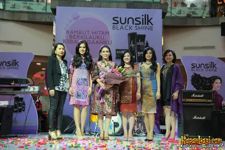 Foto Rieke Dyah Pitaloka