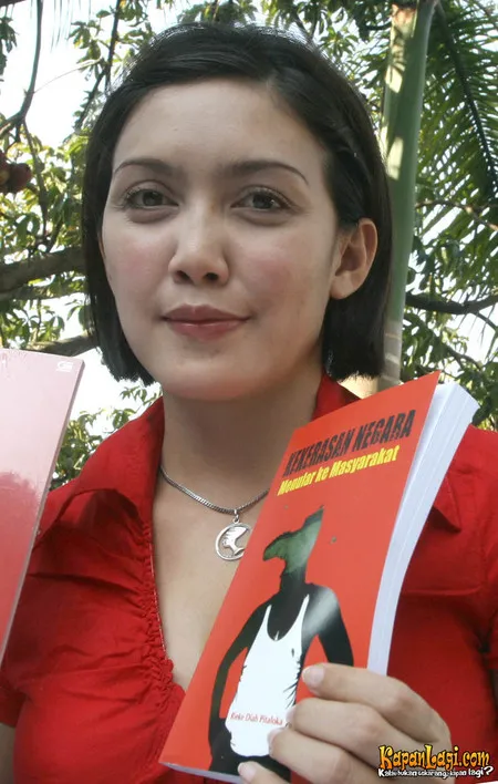 Foto Rieke Dyah Pitaloka
