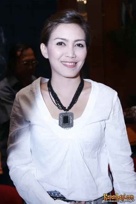 Foto Rieke Dyah Pitaloka