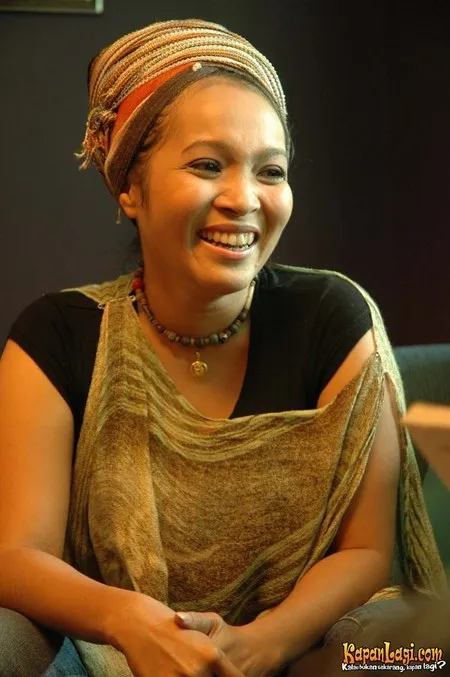 Foto Rika Roeslan