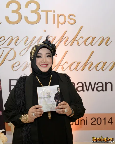 Foto Rina Gunawan