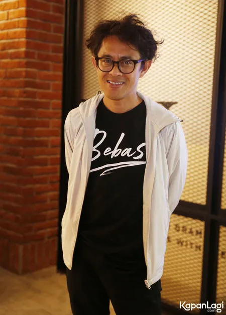 Foto Riri Riza Sutradara