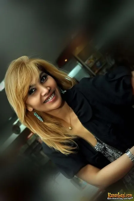 Foto Risa Amrikasari