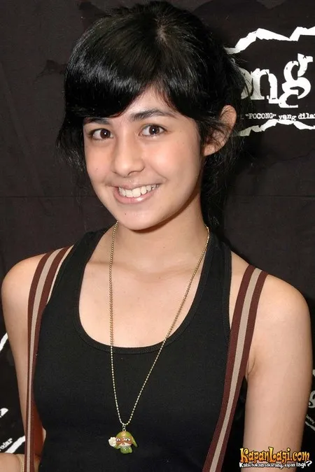 Foto Risty Tagor