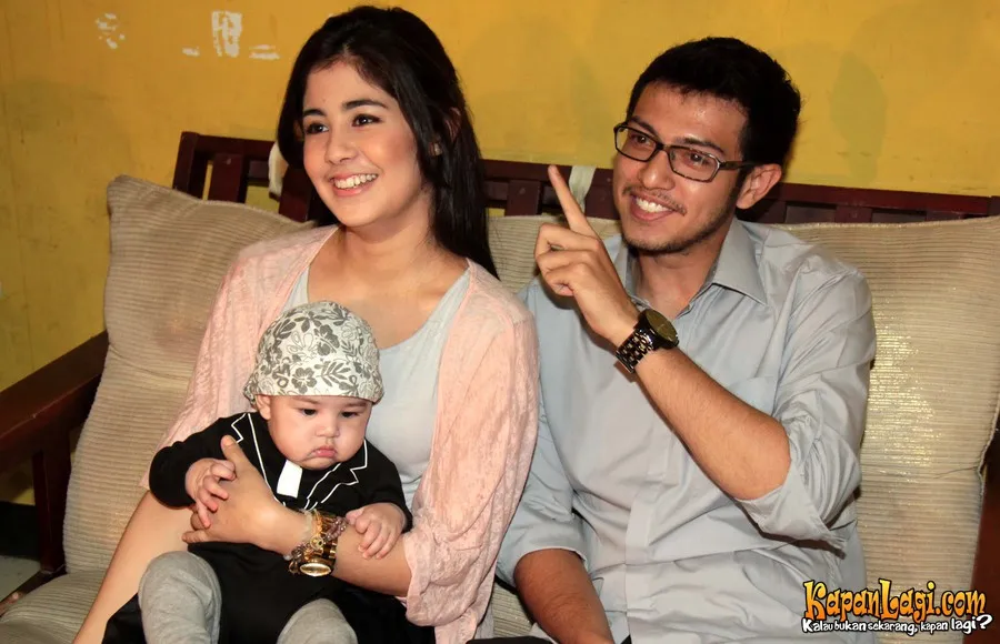 Risty Tagor dan Rifky Balweel bersama anak ©KapanLagi.com