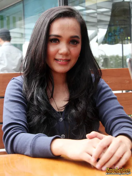 Foto Rizke Kembar Srikandi