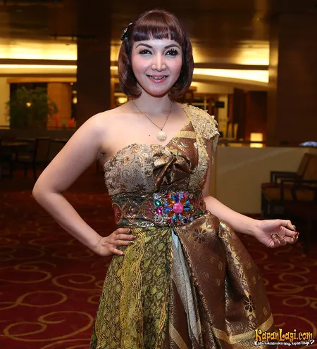 Foto Roro Fitria
