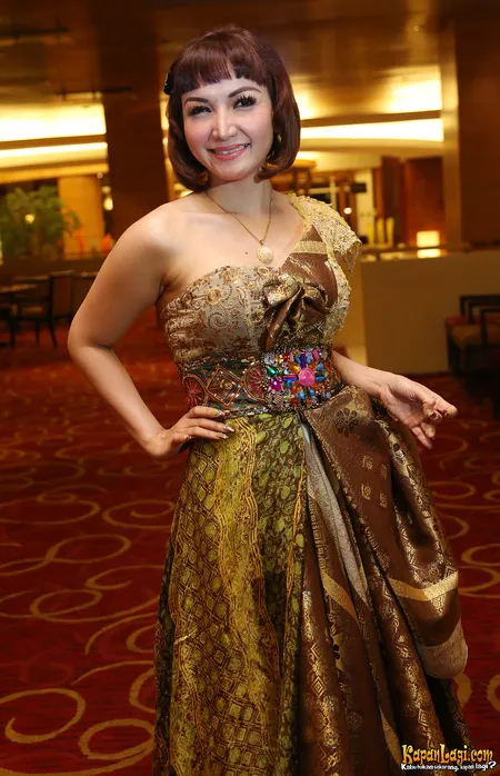 Foto Roro Fitria