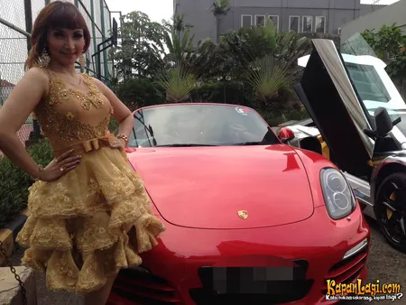 Foto Roro Fitria