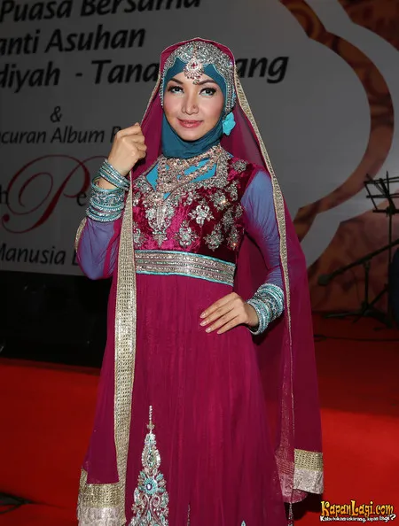 Foto Roro Fitria