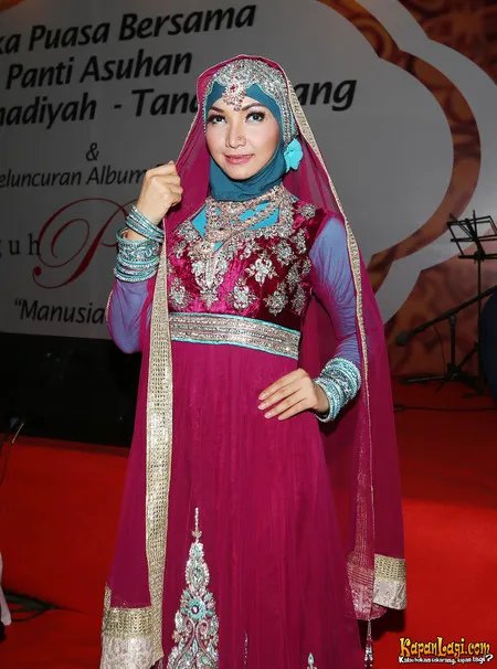 Foto Roro Fitria