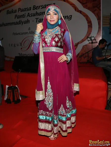 Foto Roro Fitria