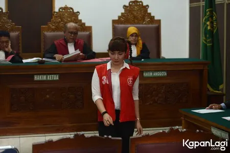Foto Roro Fitria