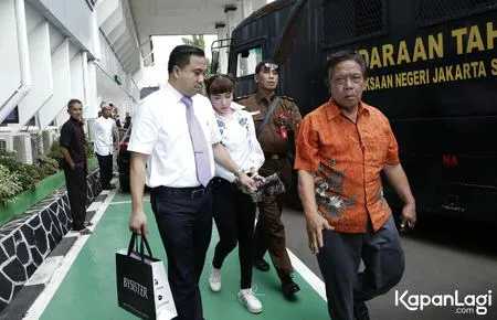Foto Roro Fitria
