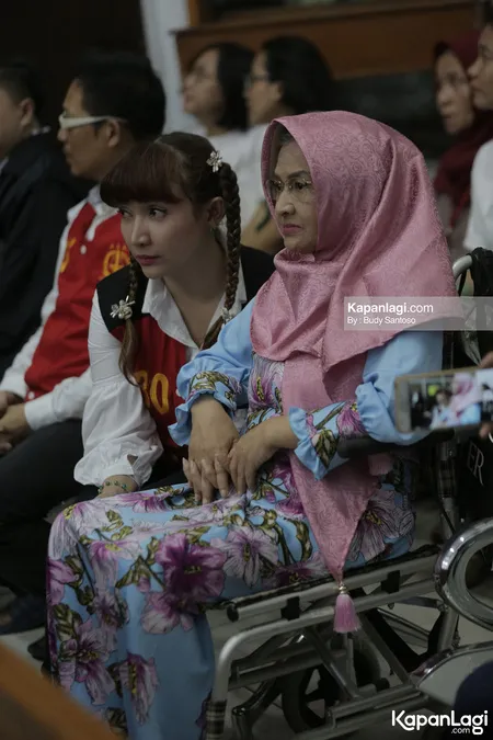 Foto Roro Fitria