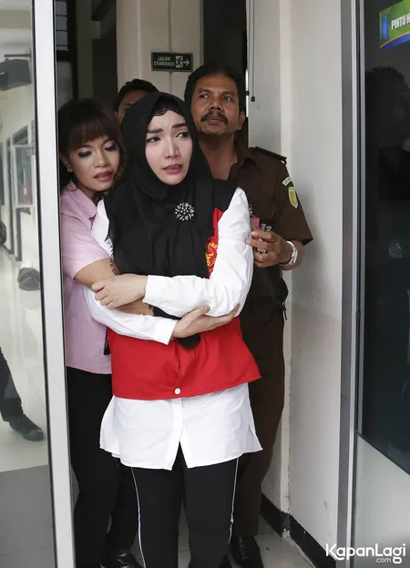 Foto Roro Fitria