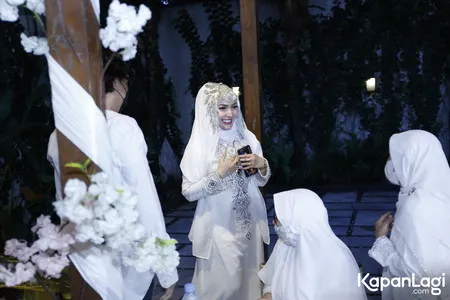 Foto Roro Fitria