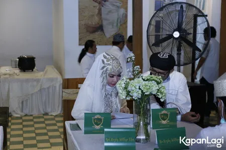 Foto Roro Fitria