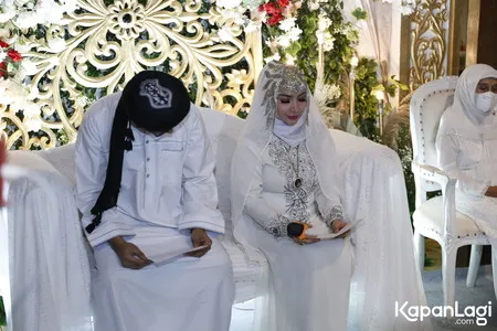Foto Roro Fitria