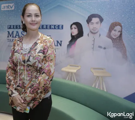 Foto Roweina Umboh