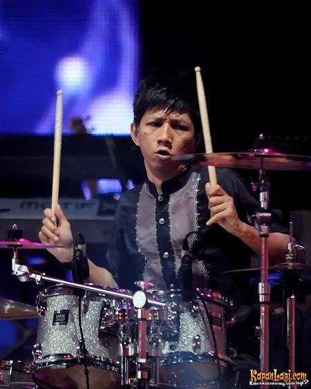 Foto Rowman Ungu
