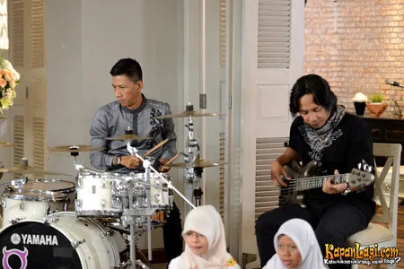 Foto Rowman Ungu