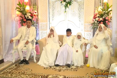 Foto Rowman Ungu