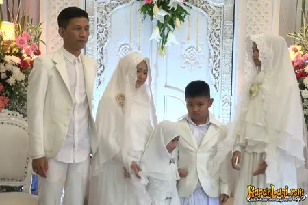 Foto Rowman Ungu