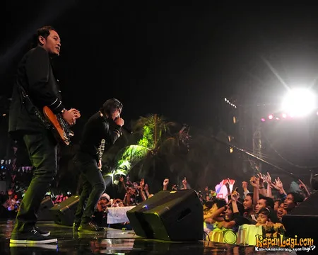 Foto ST12