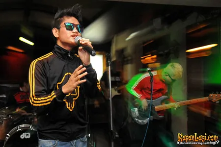 Foto ST12